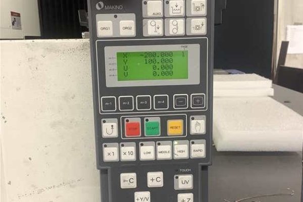 Електроерозійний верстат MAKINO U6 H.E.A.T.