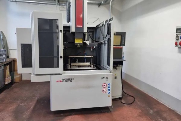 Электроэрозионный станок Mitsubishi EA 12S для обработки штампов