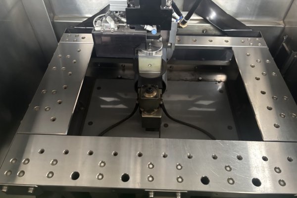 Електроерозійний верстат SODICK VL400Q