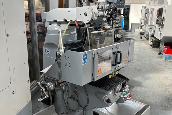 Фрезерный станок с ЧПУ XYZ KRV 1500