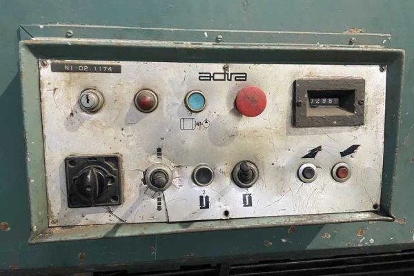 Гидравлическая гильотина ADIRA GHV-1330