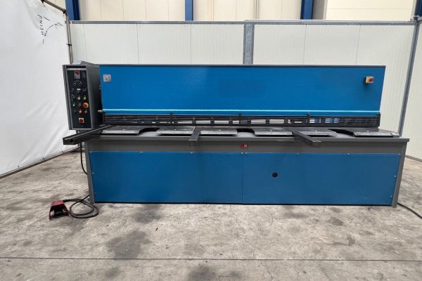 Гідравлічні ножиці гільйотини Baykal HGL 3100 x 6