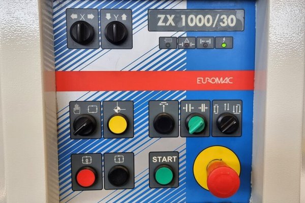 Гидравлический координатно-пробивной станок с ЧПУ EUROMAC ZX 1000/30