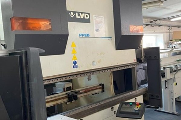 Гідравлічний листозгинальний прес з ЧПУ LVD PPEB-EQ 80/2000