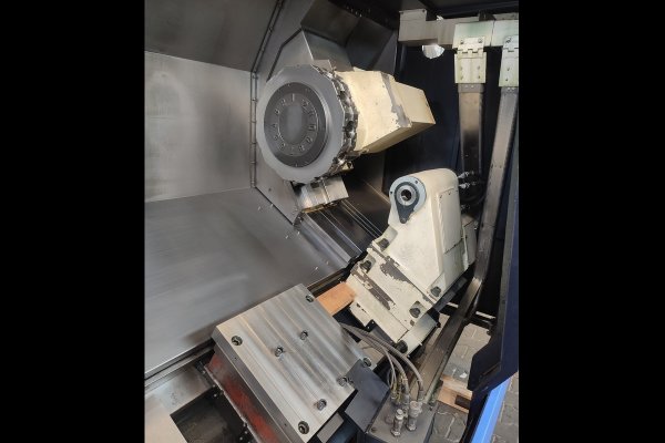 Горизонтальний токарно-фрезерний центр з ЧПУ HWACHEON HI-TECH 450 BL YMC