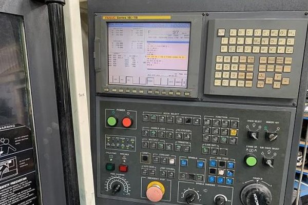 Горизонтальный токарный обрабатывающий центр с ЧПУ 2007 HWACHEON HI-TECH 300 MC