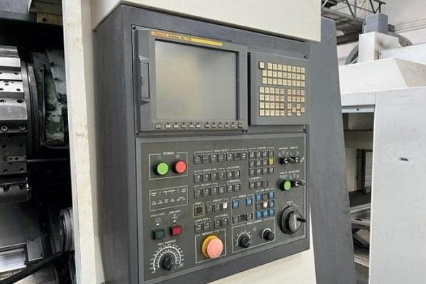 Горизонтальный токарный обрабатывающий центр с ЧПУ 2007 HWACHEON HI-TECH 300 MC