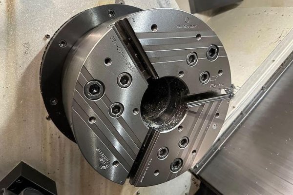 Горизонтальний токарно-фрезерний обробний центр з ЧПУ 2014 HWACHEON Hi-TECH 850L YMC