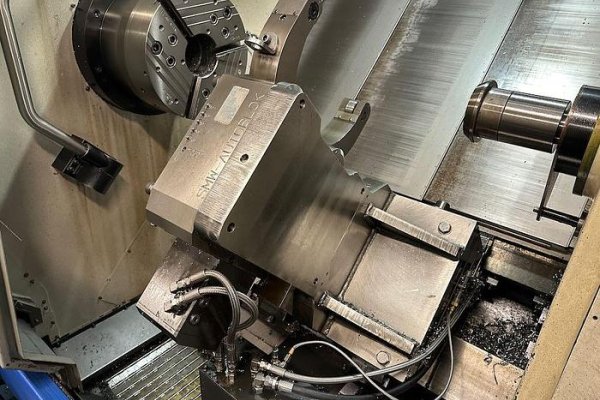 Горизонтальний токарно-фрезерний обробний центр з ЧПУ 2014 HWACHEON Hi-TECH 850L YMC