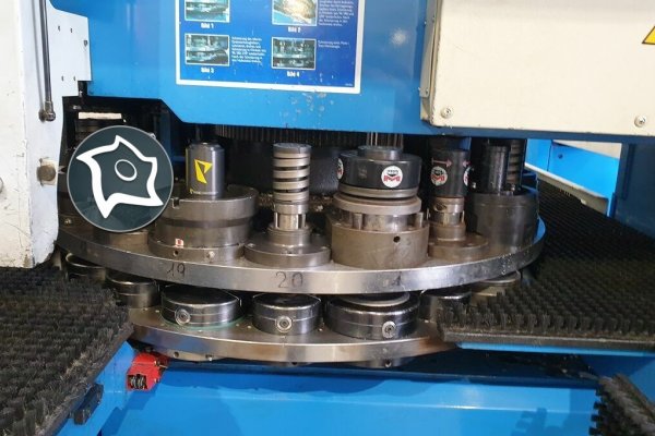 Координатно-пробивний прес з ЧПУ FINN POWER F5-25 SBV