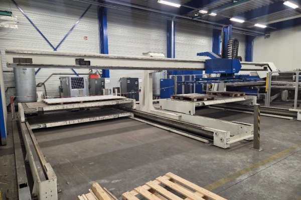 Координатно-пробивной станок с ЧПУ Trumpf Trumatic 5000 R