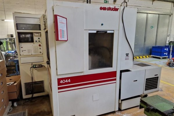 Круглошлифовальный станок с ЧПУ STUDER S 25