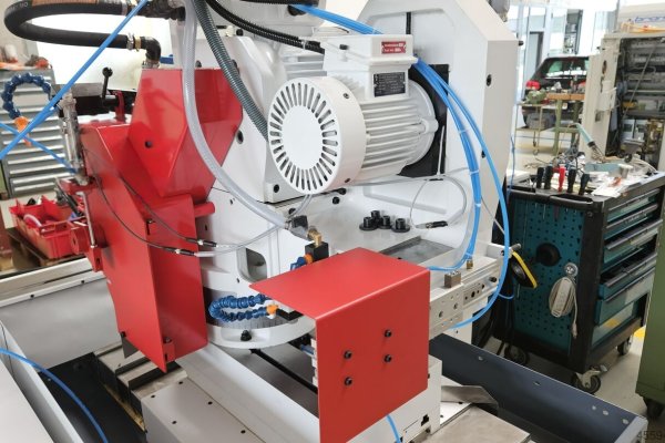 Круглошліфувальний верстат із ЧПУ Studer S 40-2