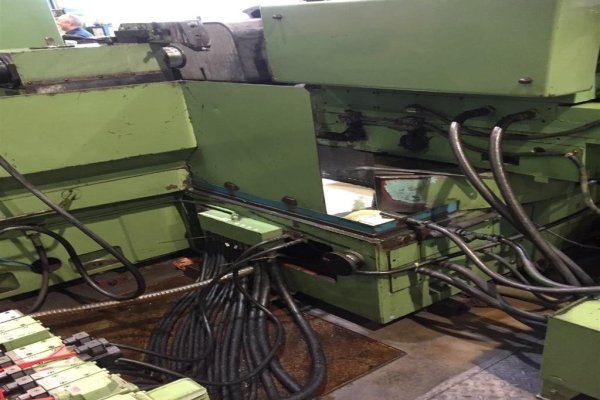 Круглошліфувальний верстат TOS BUC 63Ax2000