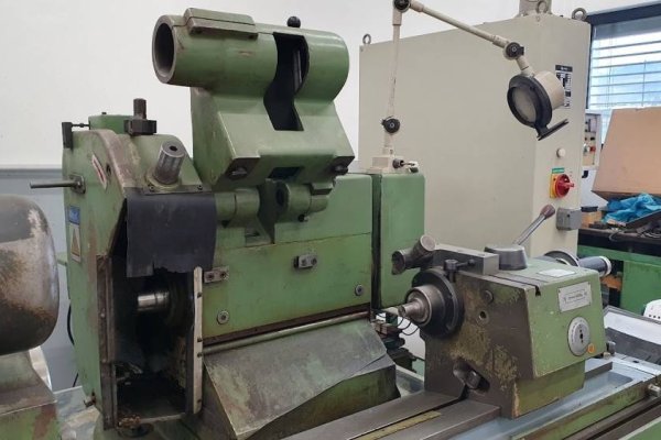 Круглошлифовальный станок TOS Hostivař  BHU 40A/1500 NC