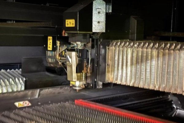 Лазерный комплекс с ЧПУ Amada FLC 3015 AJ 2kW
