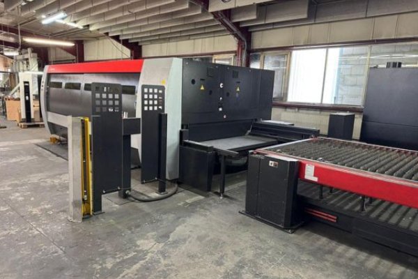 Лазерний комплекс з ЧПУ Amada FLC 3015 AJ 2kW