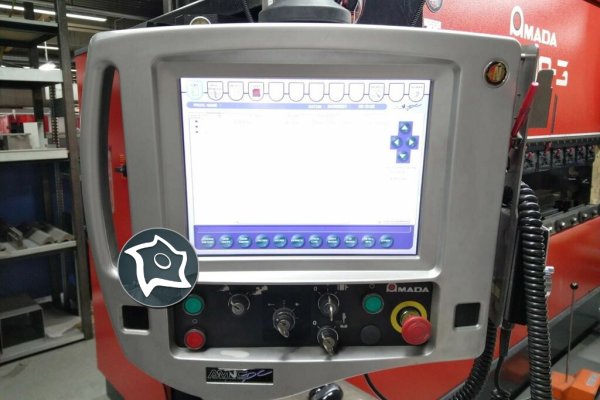 Листозгинальний гідравлічний прес з ЧПУ AMADA PROMECAM HFP 100-3