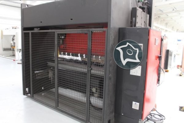 Листогибочный гидравлический пресс с ЧПУ AMADA PROMECAM HFT 170-3