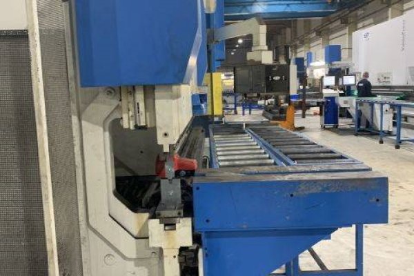 Листозгинальний гідравлічний прес з ЧПУ EHT Variopress 225