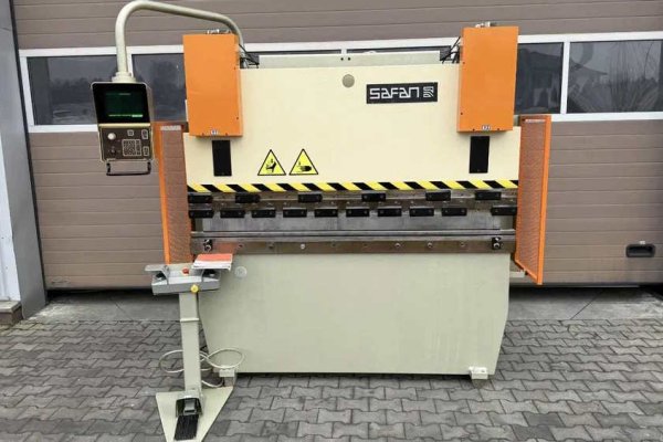 Листозгинальний пресc SAFAN DNCS 50 т x 2050 мм з ЧПУ