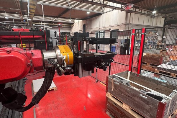 Листозгинальний прес Amada HG 1003 ATC ARs