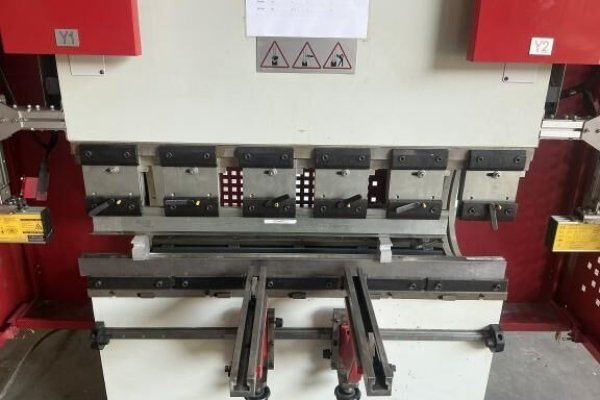 Листозгинальний прес Baykal APHS 1250x35