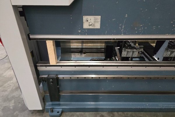 Листогибочный пресс Durma AD S 40320