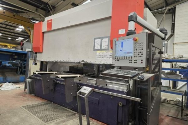 Листозгинальний прес з ЧПУ BYSTRONIC XPERT 250 тонн x 4000 мм