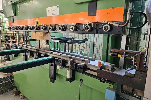 Листозгинальний прес з ЧПУ Darley EHP 50
