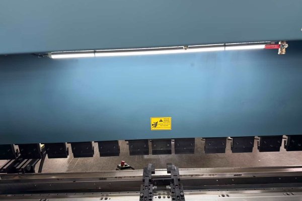 Листогибочный пресс с ЧПУ DURMAZLAR AD-R 30175