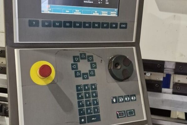 Листозгинальний прес з керуванням Delem DA-65W Farina italtec ISB 120/30
