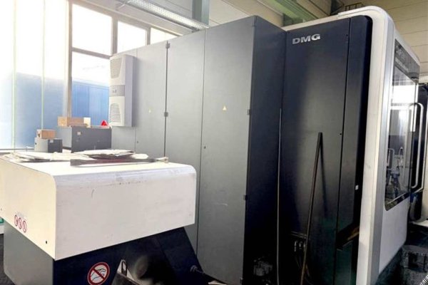 Обрабатывающий центр DECKEL DMF 260/11