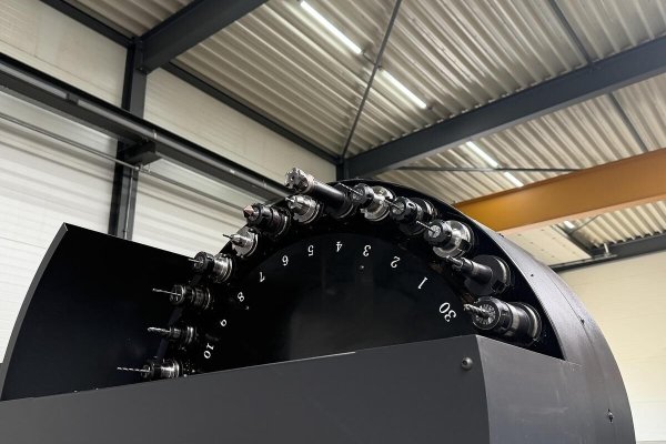 Обрабатывающий центр Doosan DNM 500