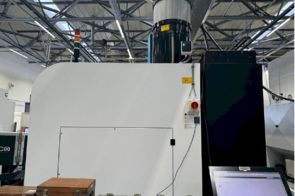 Обрабатывающий центр Hurco VMX42HSRTi