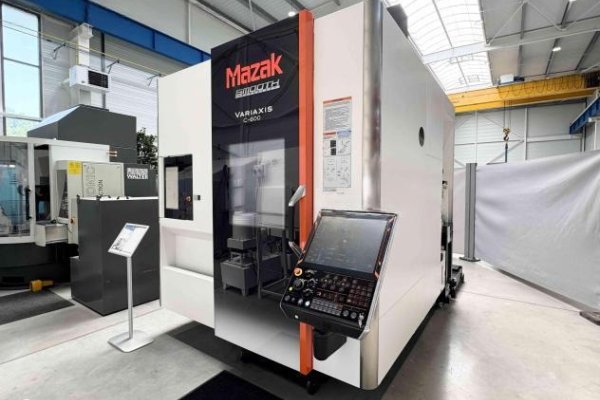 Обрабатывающий центр MAZAK Variaxis C-600
