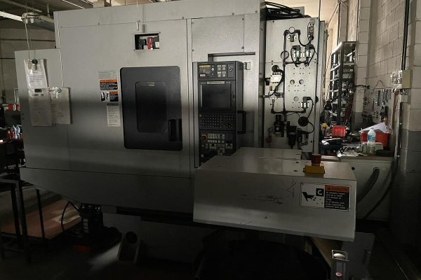 Обрабатывающий центр Mori Seiki ACCUMILL4000