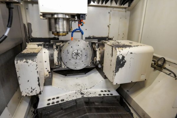 Обрабатывающий центр OKK VP 400