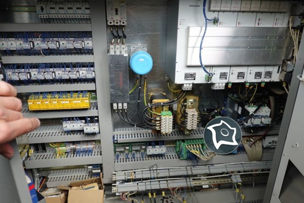 Обробний центр з ЧПУ DECKEL MAHO DMU 80 T
