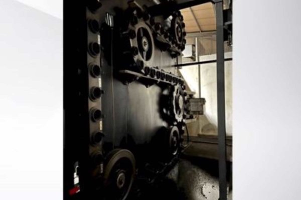 Обрабатывающий центр с ЧПУ Mazak FH 8000 