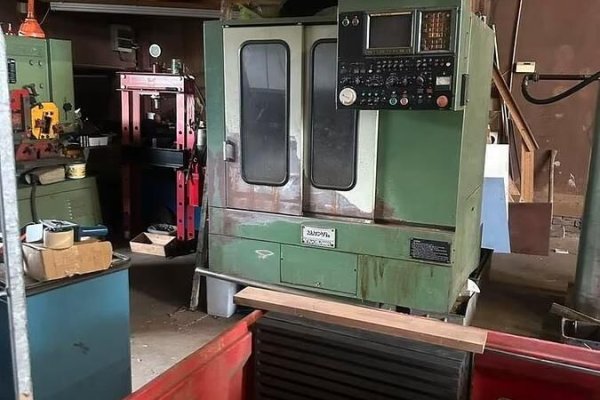 Обрабатывающий центр Takisawa MAC-V1E