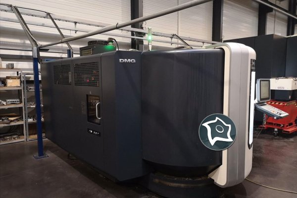 Обробний центр універсально-фрезерний DMG MORI DMU 40 MONOLOCK