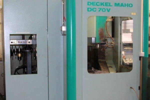 Обрабатывающий центр - вертикальный DECKEL MAHO DC 70 V