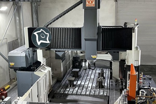 Портально-фрезерный станок с ЧПУ VISION WIDE VTEC NF4233