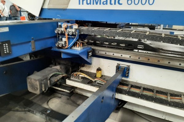 Пробивний та вирубний верстат TRUMPF TRUMATIC 6000 L - 1600 FMC