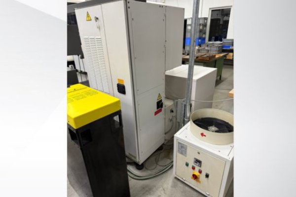 Дрітово-вирізний електроерозійний верстат FANUC ROBOCUT α-0iA