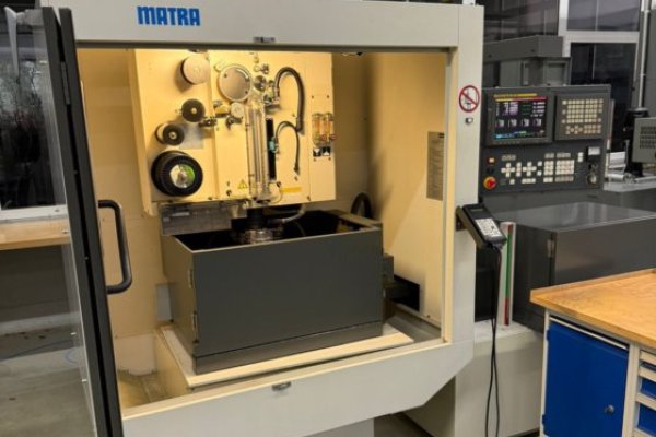 Проволочно-вырезной электроэрозионный станок FANUC ROBOCUT α-0iA