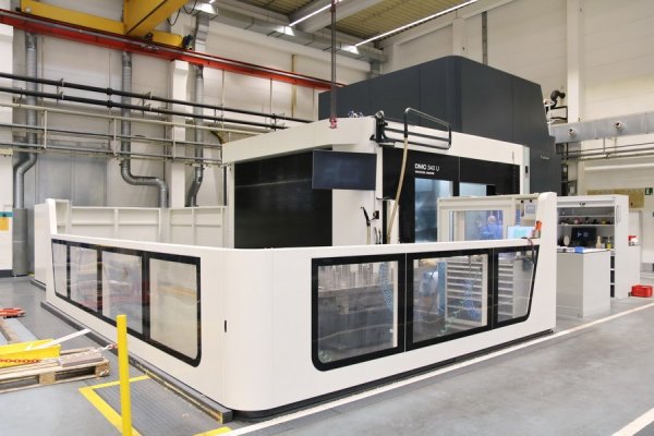 Пятиосевой универсальный обрабатывающий центр DMG MORI - DMC 340 U