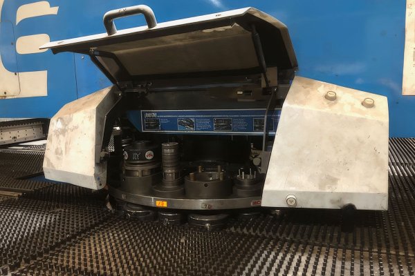 Револьверный координатно-пробивной пресс Finn-Power FINN POWER E6