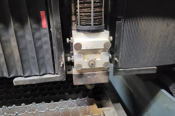 Верстат для 2D-лазерного різання PRIMA POWER Platino CP4000